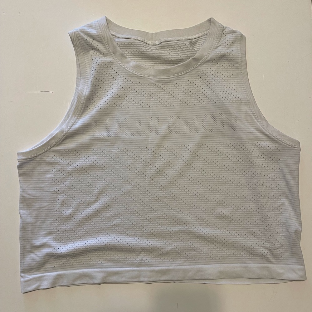 Lululemon breeze by cropped tank